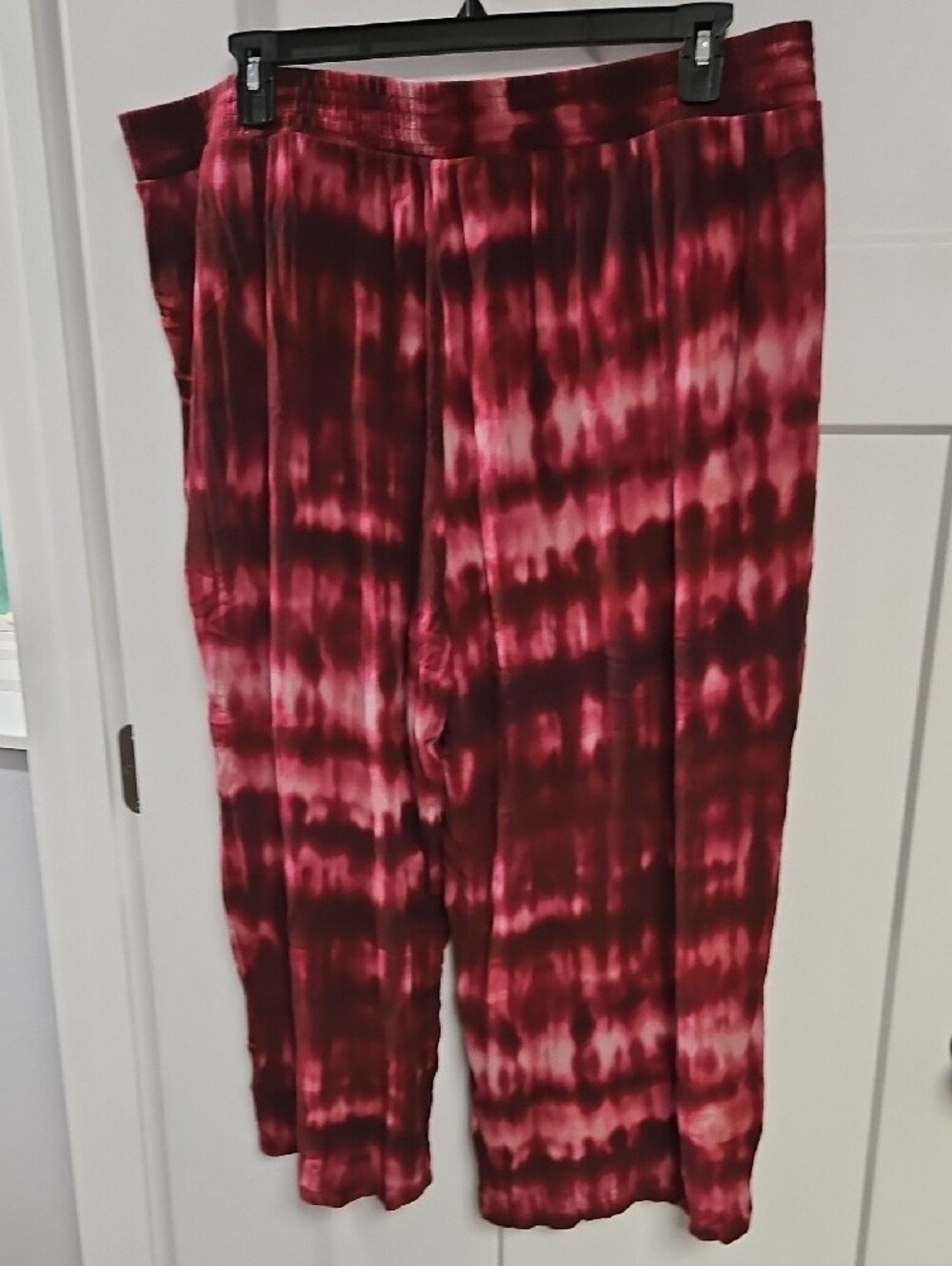 torrid Burgundy & Pink Tie-Dye Ankle Cropped Pants - Picture 3 of 3